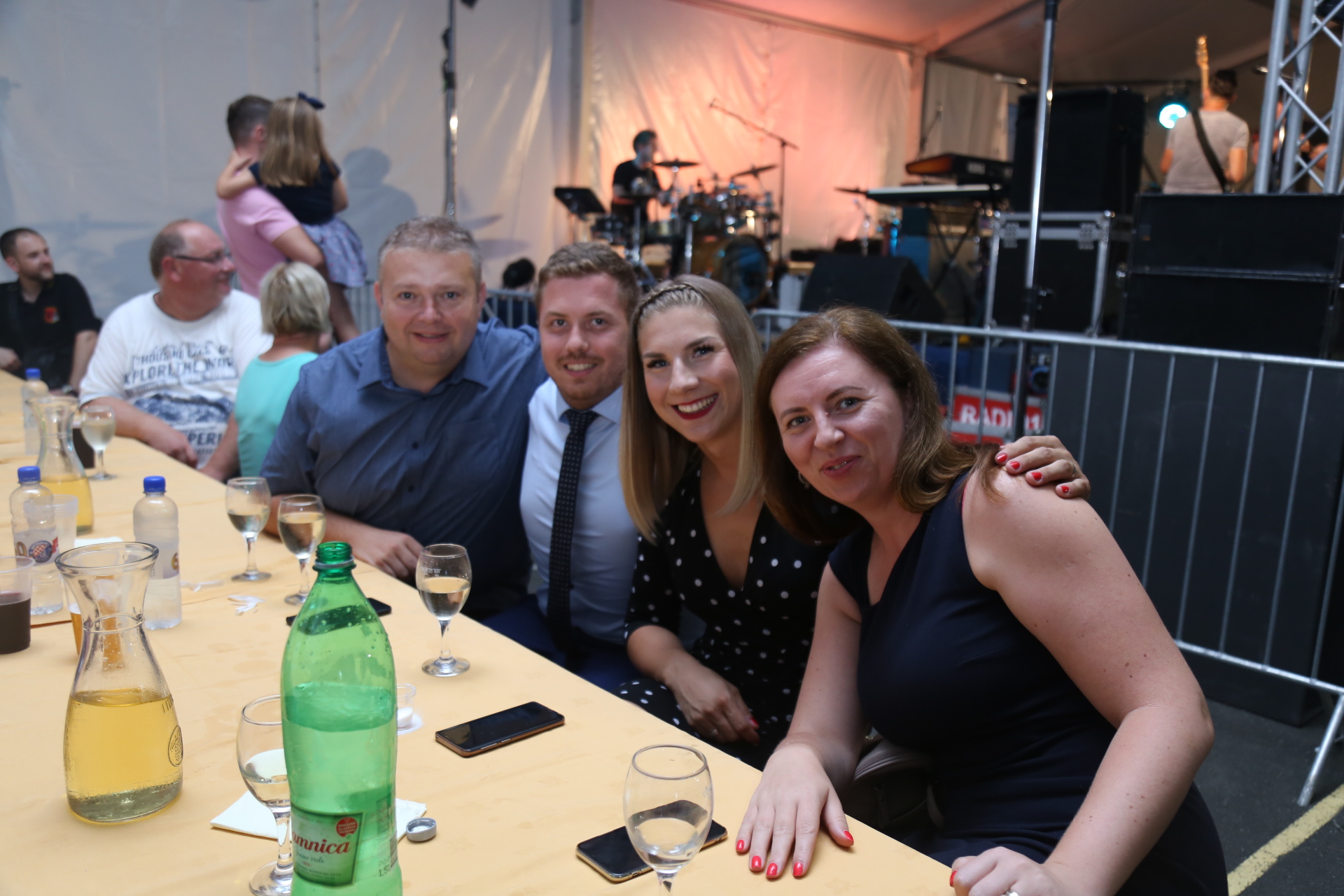 Dani Općine Mala Subotica – koncert Tragova i Crvene jabuke u Palovcu