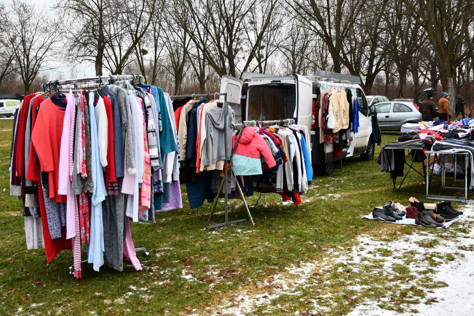 KUPCI NAHRLILI Hladna siječanjska srijeda ispunjena robom i veselim licima