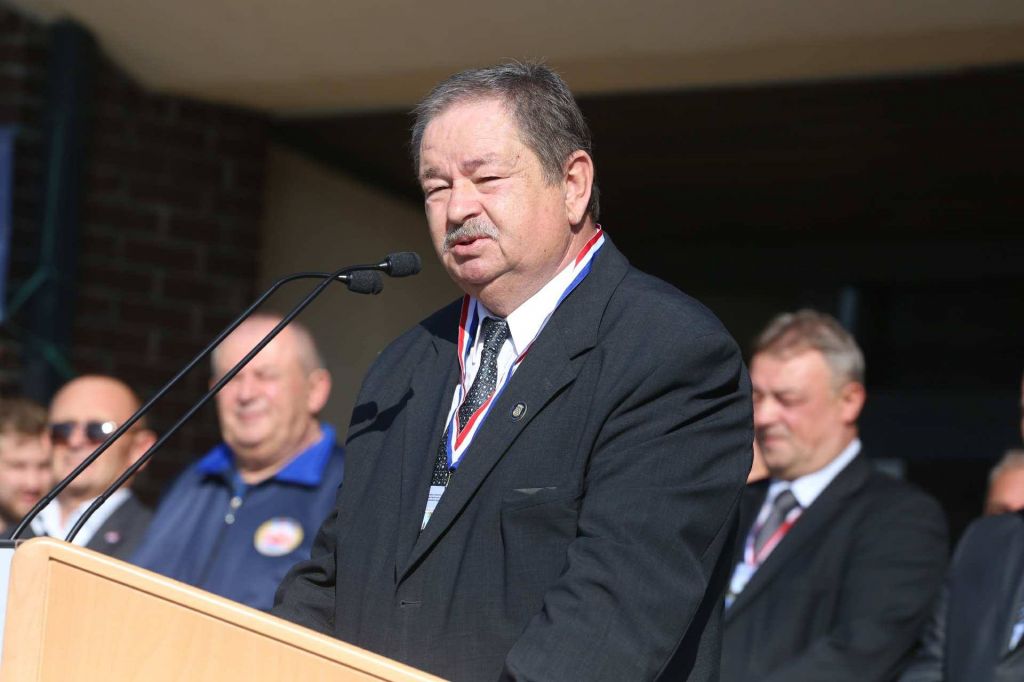 2193178810213070979426104182333