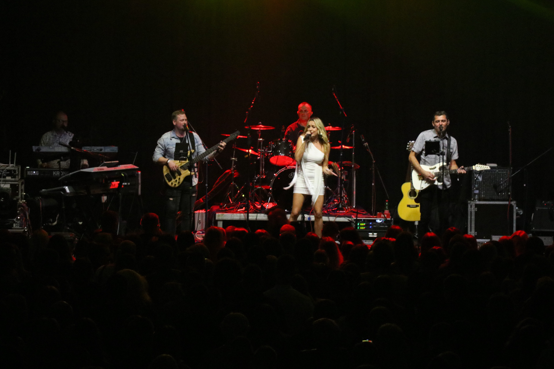 FOTO Željko Samardžić zagrijao Čakovec na jesenskom koncertu u punoj GOC dvorani