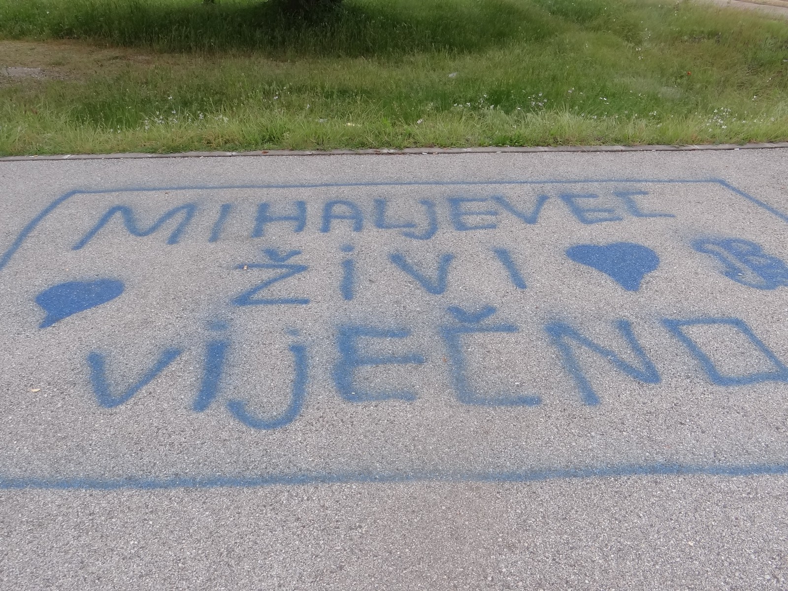 FOTO Željeznička postaja koja to nije: Vandalizam nad zapuštenom željezničkom postajom Donji Mihaljevec FOTO Željeznička postaja koja to nije: Vandalizam nad zapuštenom željezničkom postajom Donji Mihaljevec