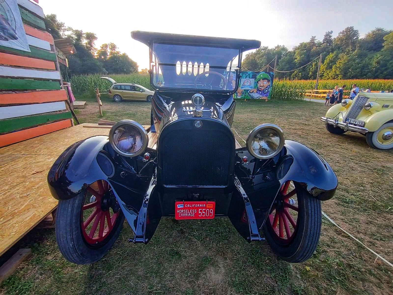 Susret ljubitelja američkih automobila i motora