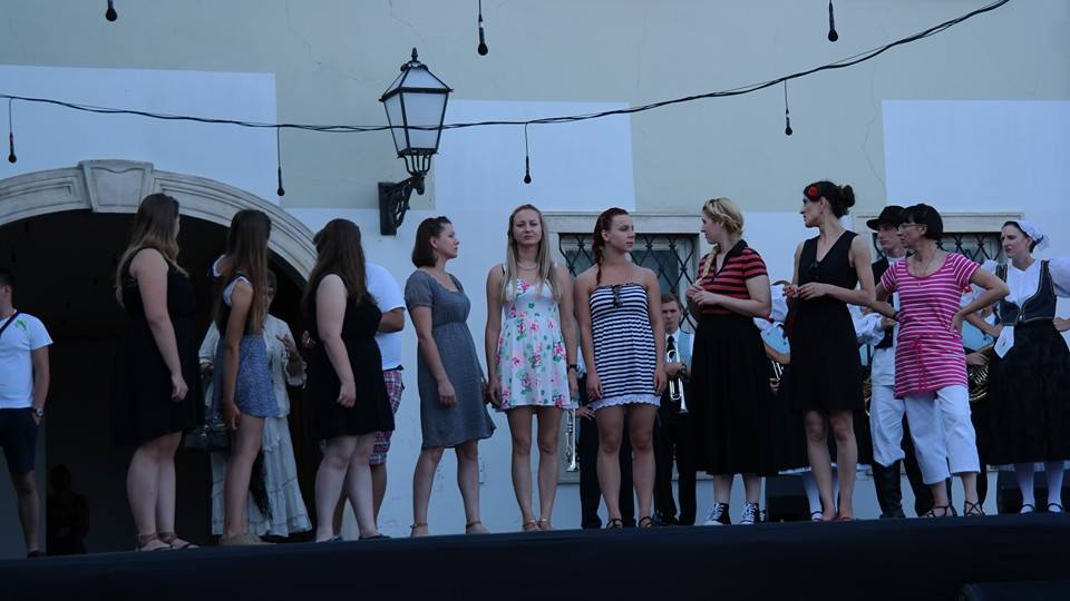 1034723092560235745557272422605