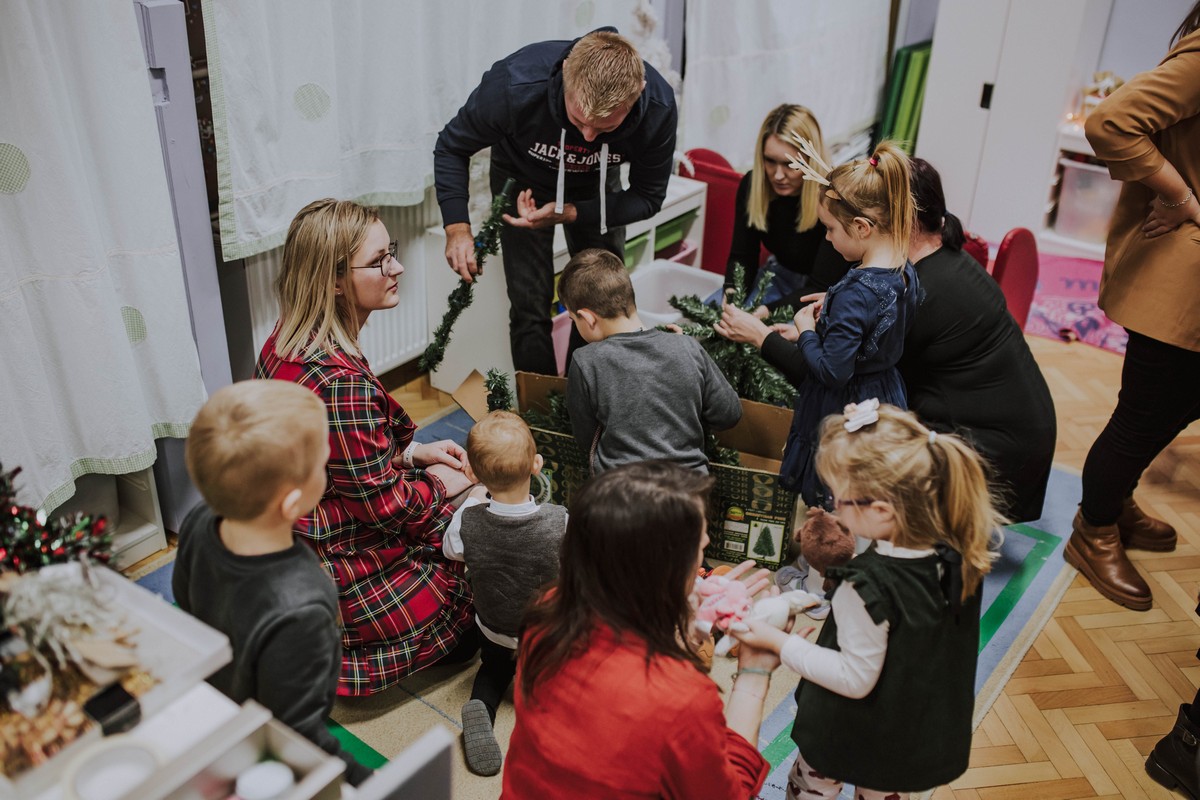 UZBUDLJIVE AKTIVNOSTI Mališani skupine Trešnjice uživali u pravoj Božićnoj čajanci