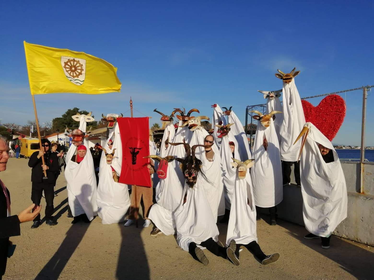 FOTO KUU Čaplja Podturen osvojila treće mjesto na međunarodnom karnevalu na otoku Viru