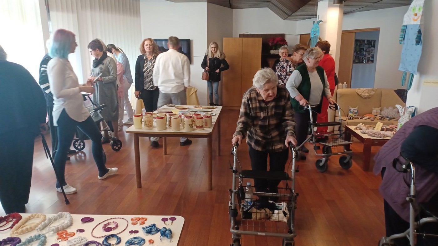 FOTO U tijeku je krasna Božićna izložba ručnih radova korisnika Doma za starije i nemoćne osobe u Čakovcu