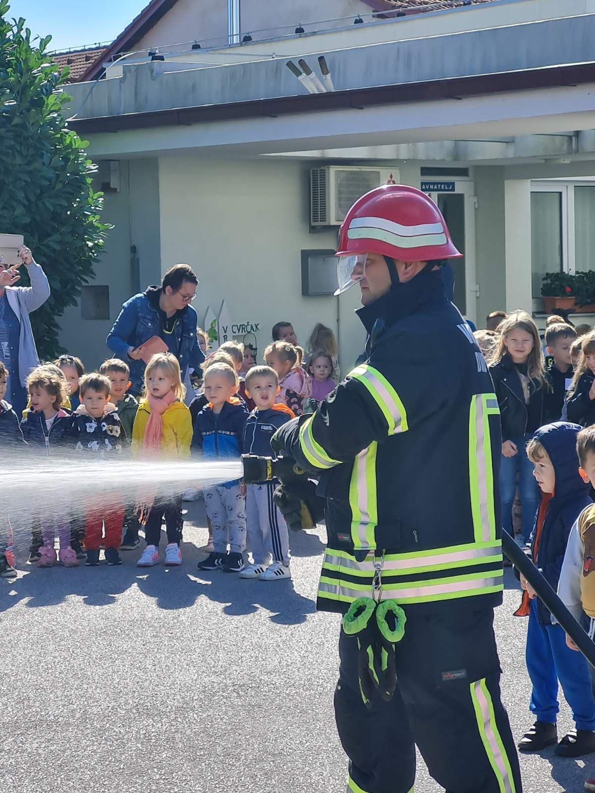 Vatrogasci u Dječjem vrtiću Cvrčak