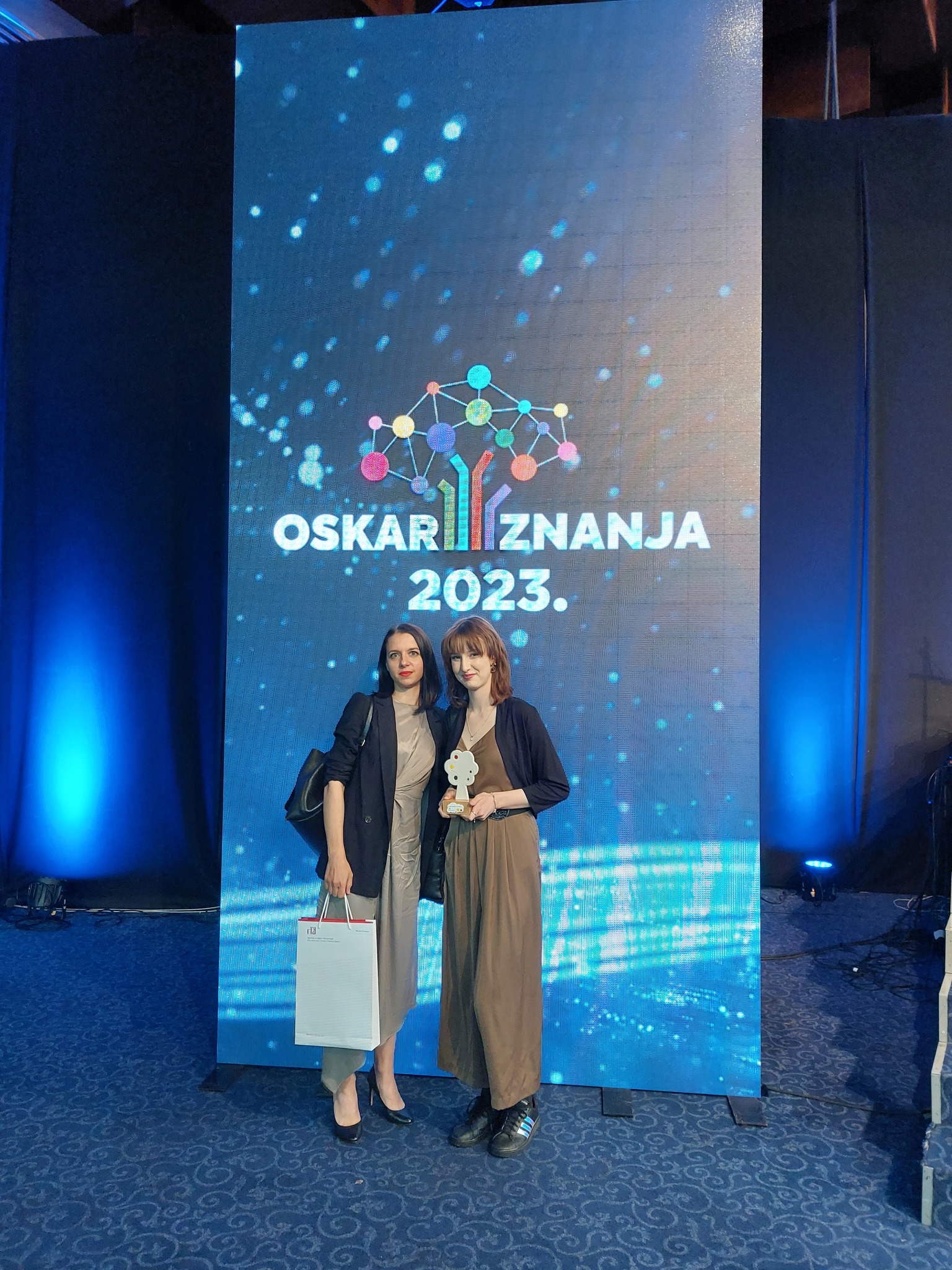 IZNIMNI REZULTAT Gimnazijalka Marijela Drvoderić osvojila Oskar znanja, najveću državnu nagradu IZNIMNI REZULTAT Gimnazijalka Marijela Drvoderić osvojila Oskar znanja, najveću državnu nagradu