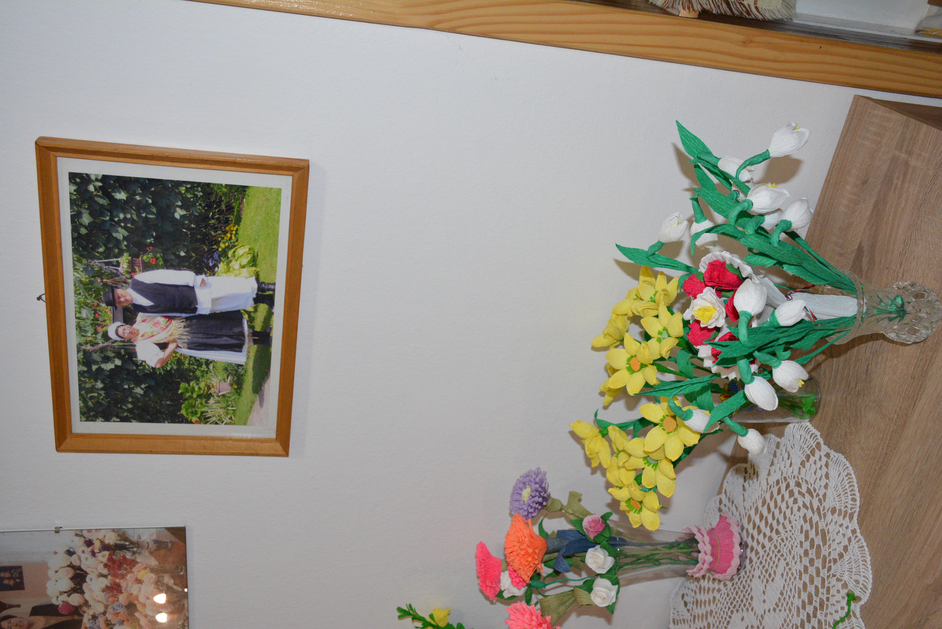 LJUBICA VIDOVIĆ (82) Čuvarica svatovske jabuke koju mladenci u Podturnu i danas stavljaju na zastavu LJUBICA VIDOVIĆ (82) Čuvarica svatovske jabuke koju mladenci u Podturnu i danas stavljaju na zastavu