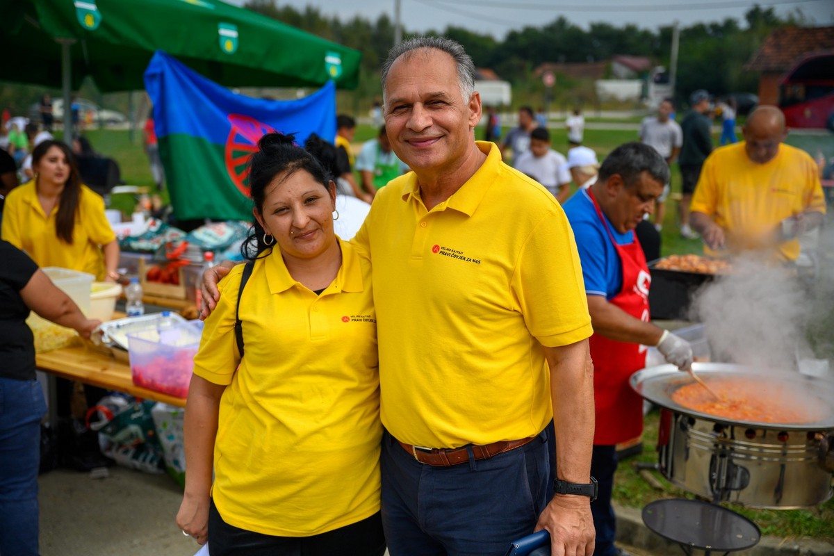 Veljko Kajtazi, Suzana Krčmar, Sitnice,