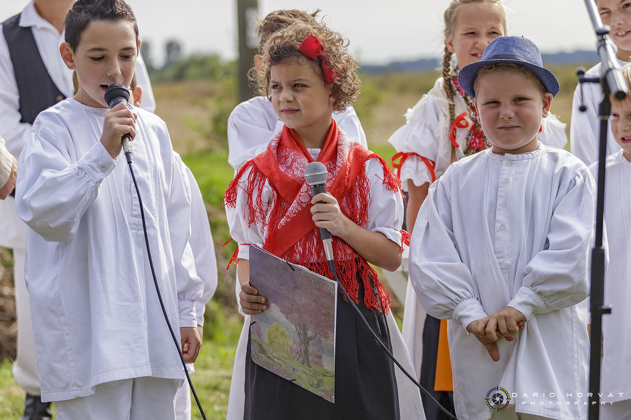 U Gardinovcu svečano otkrivena spomen-ploča posvećena seoskom pralu na potoku Trnavi