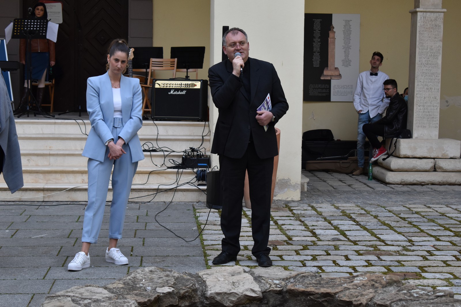 IZLOŽBA EVE VUKINE PRVI PUTA U ČAKOVCU ‘Moje slike su moja molitva’