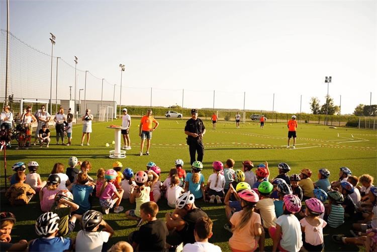 FOTO Preloški kontakt policajac održao predavanje na Dječjem biciklističkom kampu