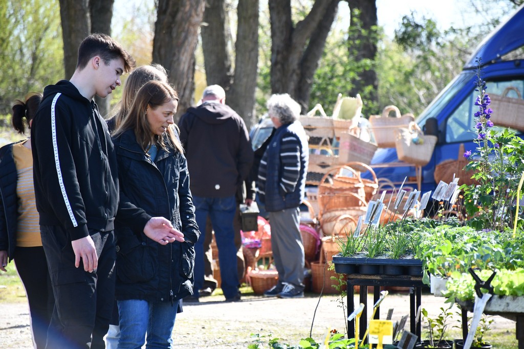 Proljetne temperature izmamile brojne posjetitelje na sajam u Čakovcu