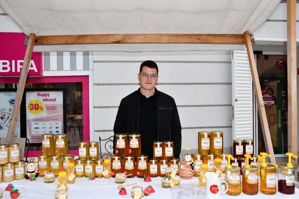 Festival jagoda, cvijeća i tradicije