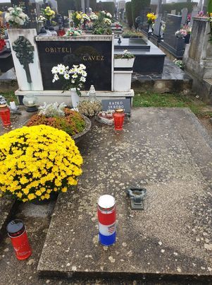 Počast poginulim i umrlim bojovnicima HOS-a