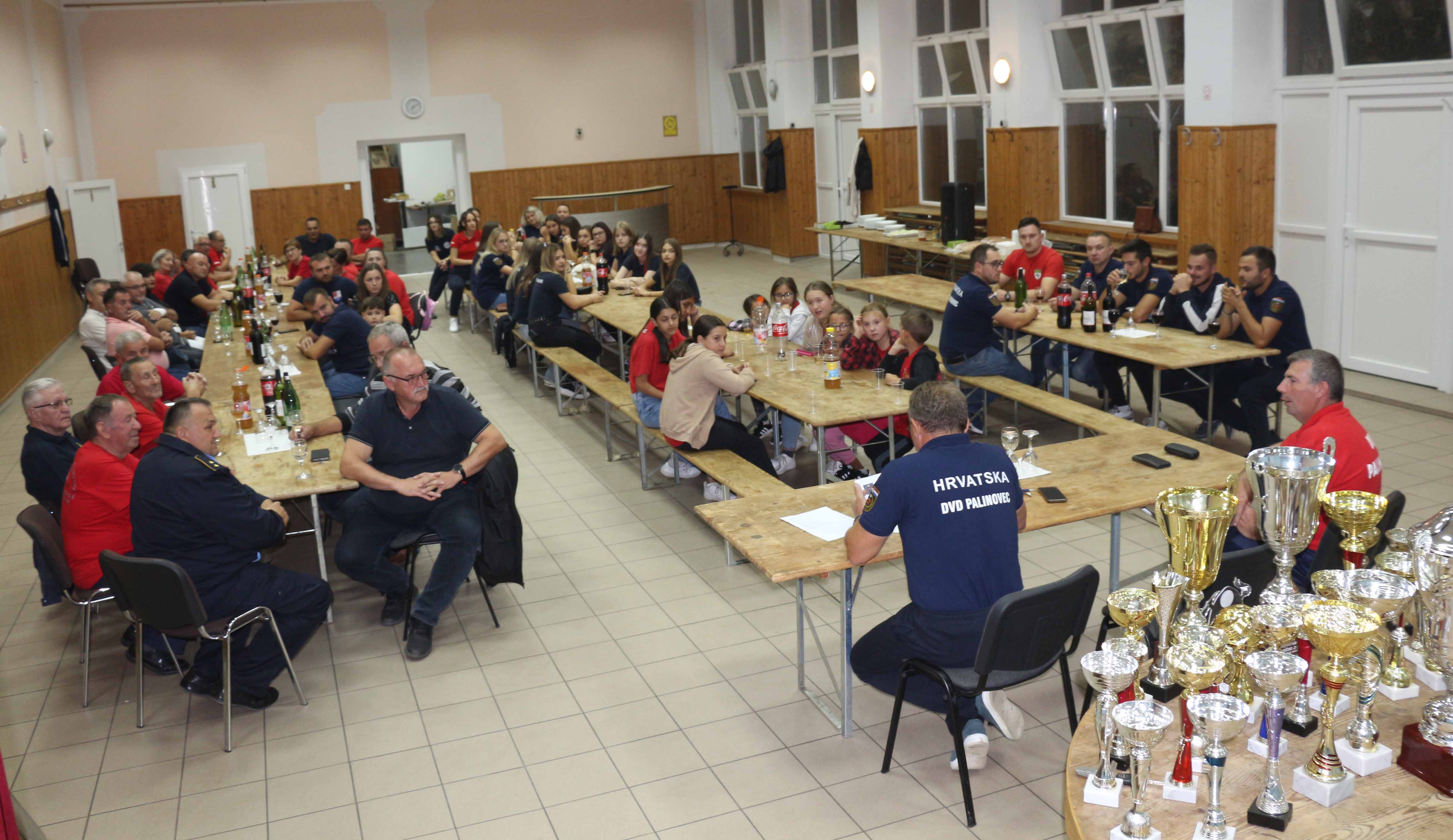 DVD PALINOVEC Povodom fantastične natjecateljske godine organizirali završno druženje