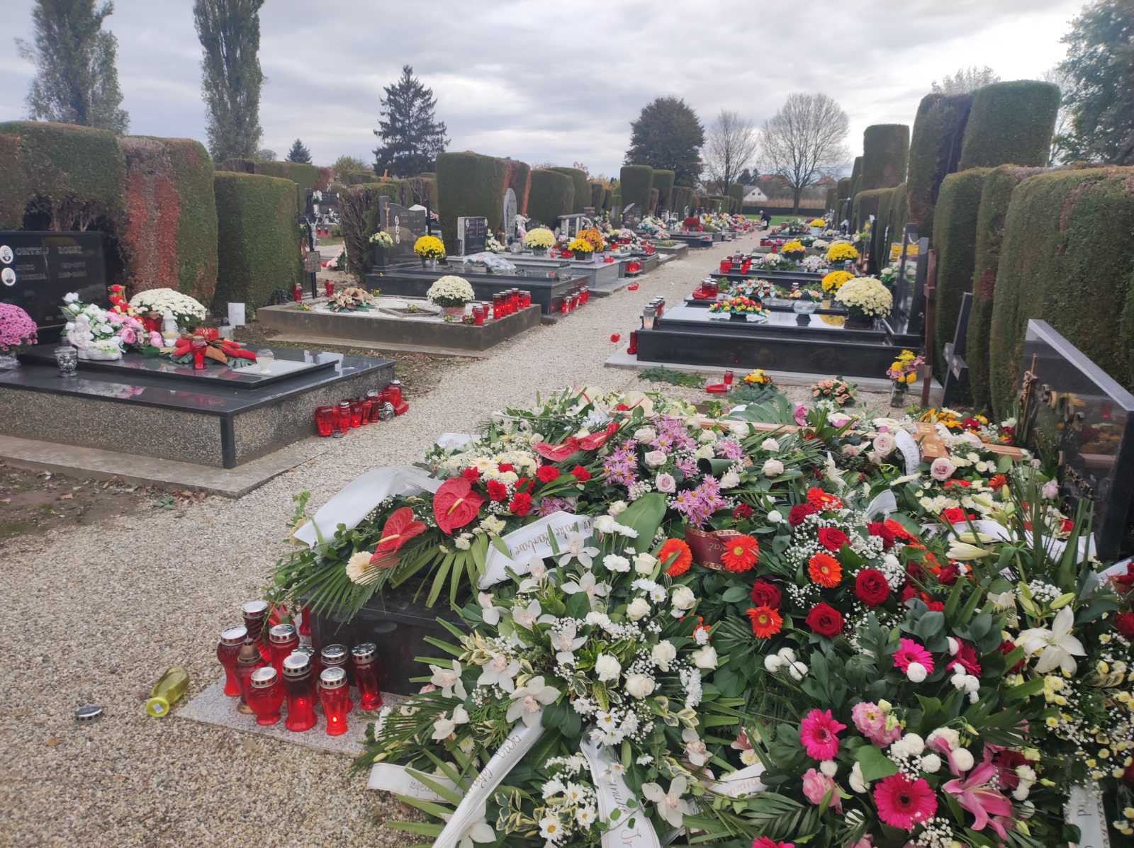 FOTO Spokojan Dušni dan na kotoripskom groblju