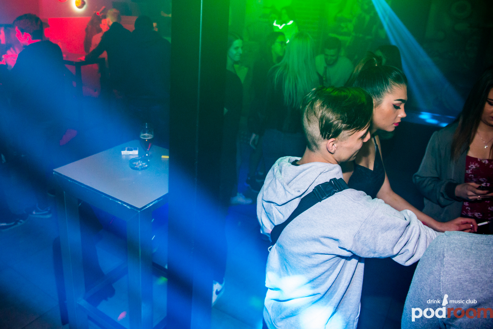 Podroom clubbing – DJ Yakka