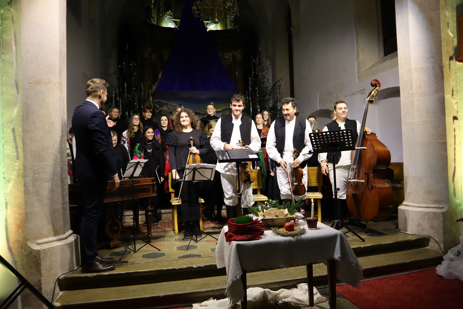 FOTO Adventsko-božićni koncert HKUU Sveti Martin