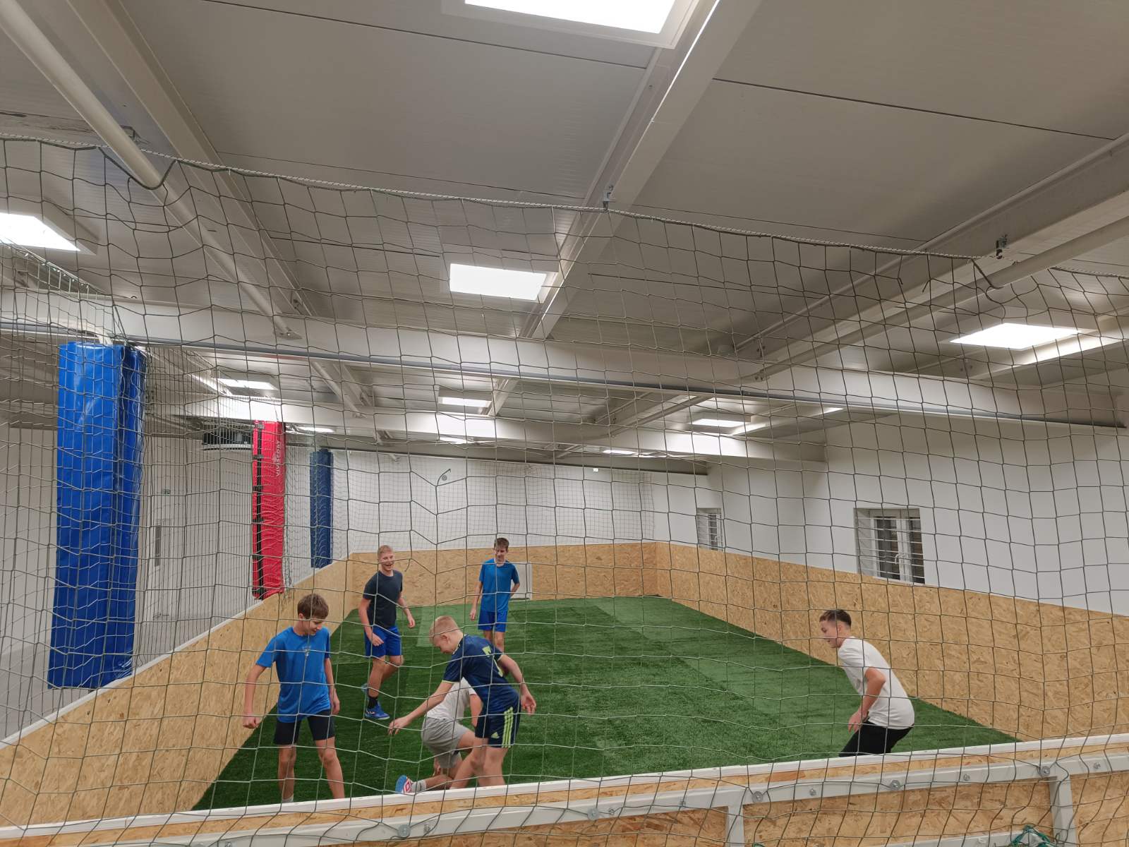 U Kotoribi se može zaigrati popularni cageball – nogomet u kavezu