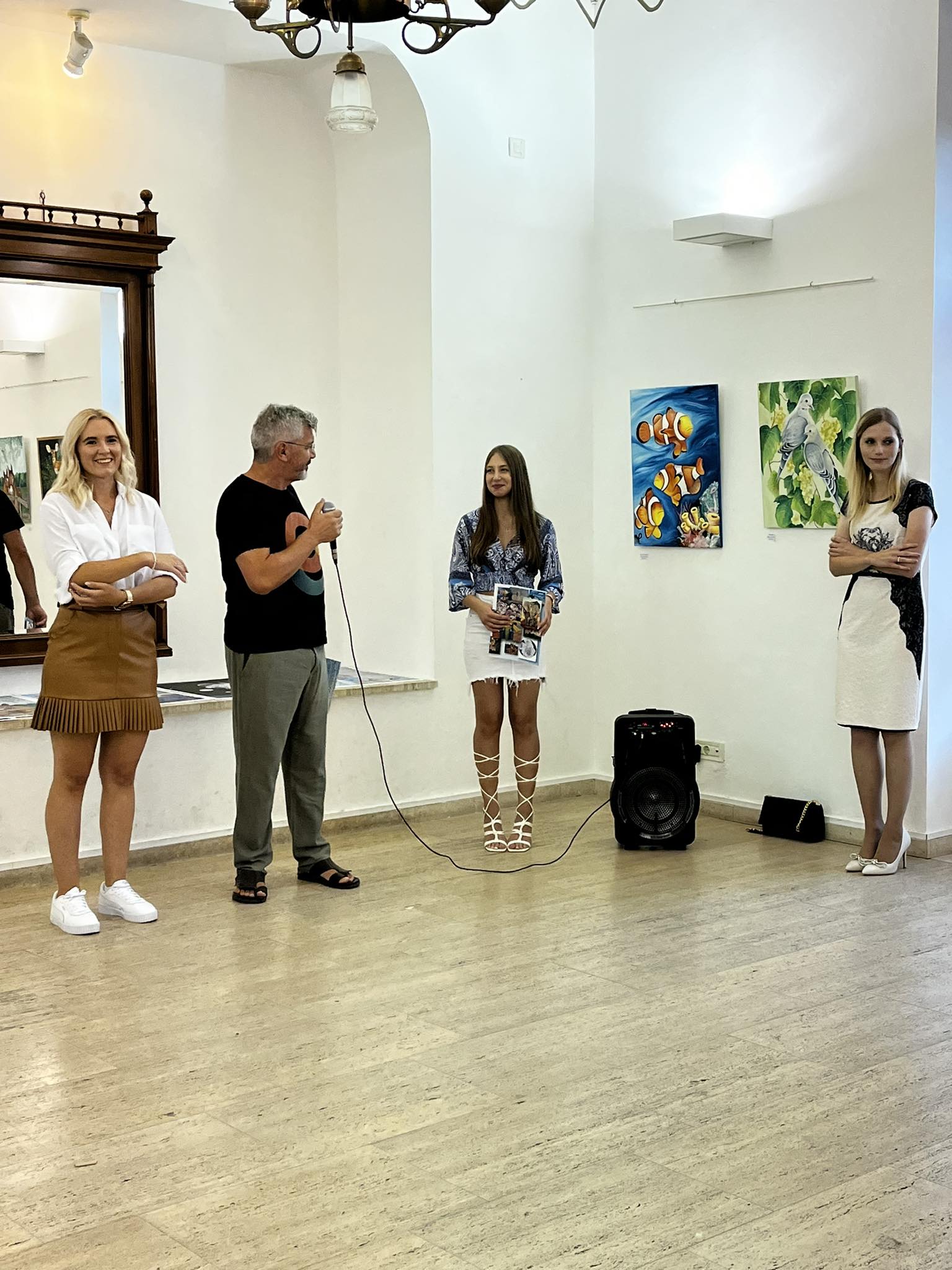 U zgradi Scheier otvorena izložba slika Viktorije Pšag