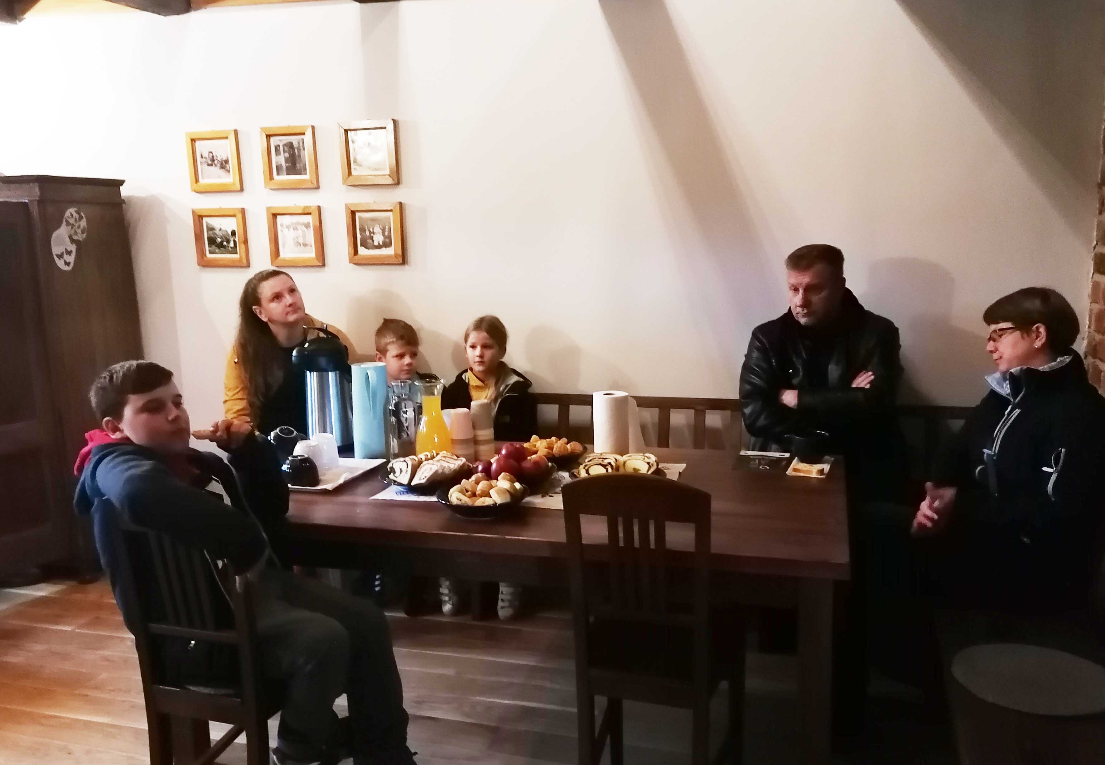 Matulova ‘hiža’ u Frkanovcu ugostila Pučpuljike i Gorana Šafareka