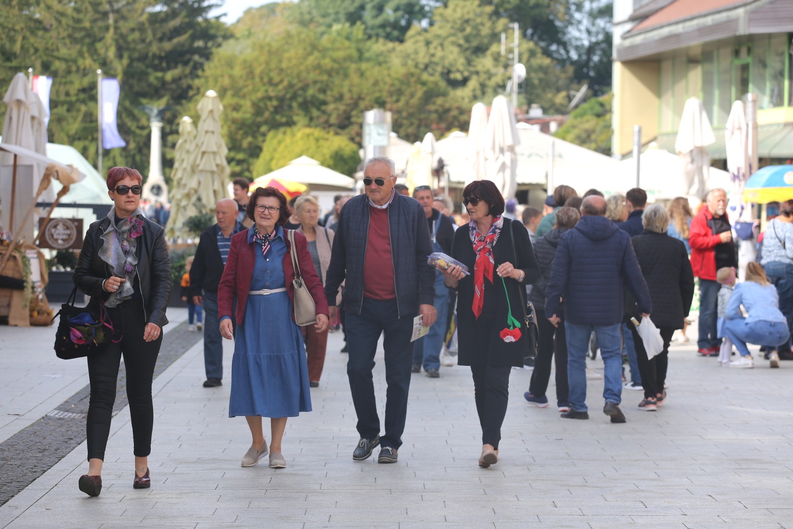KLIKOM PO ČAKOVCU Jesen je u gradu! Brojni građani subotu proveli na friškom zraku