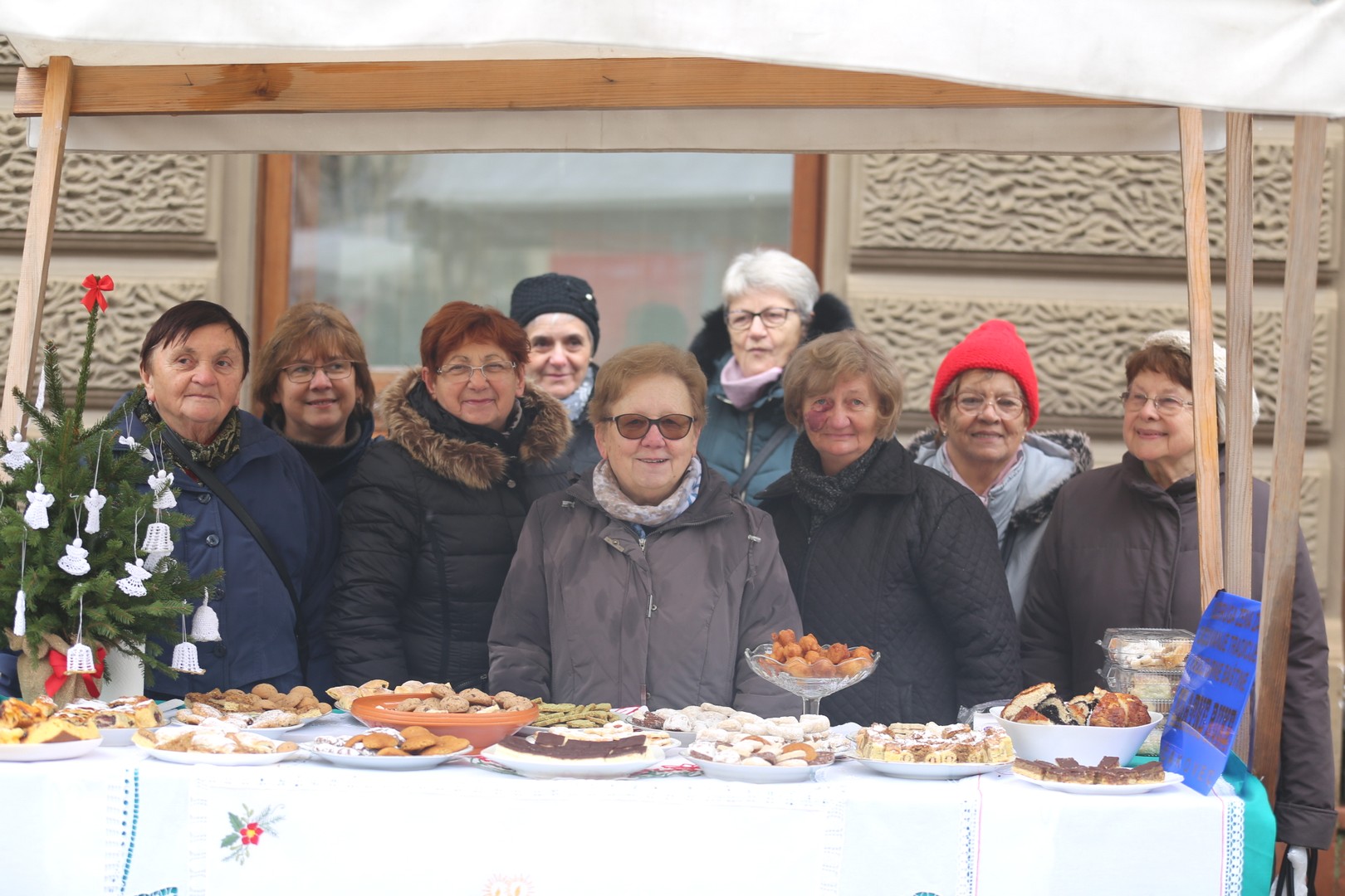 KLIKOM PO ČAKOVCU Bliži se Božić – prava blagdanska atmosfera u centru Čakovca