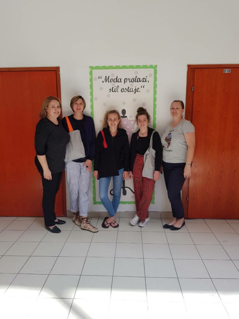 3222253210156927793632241829810