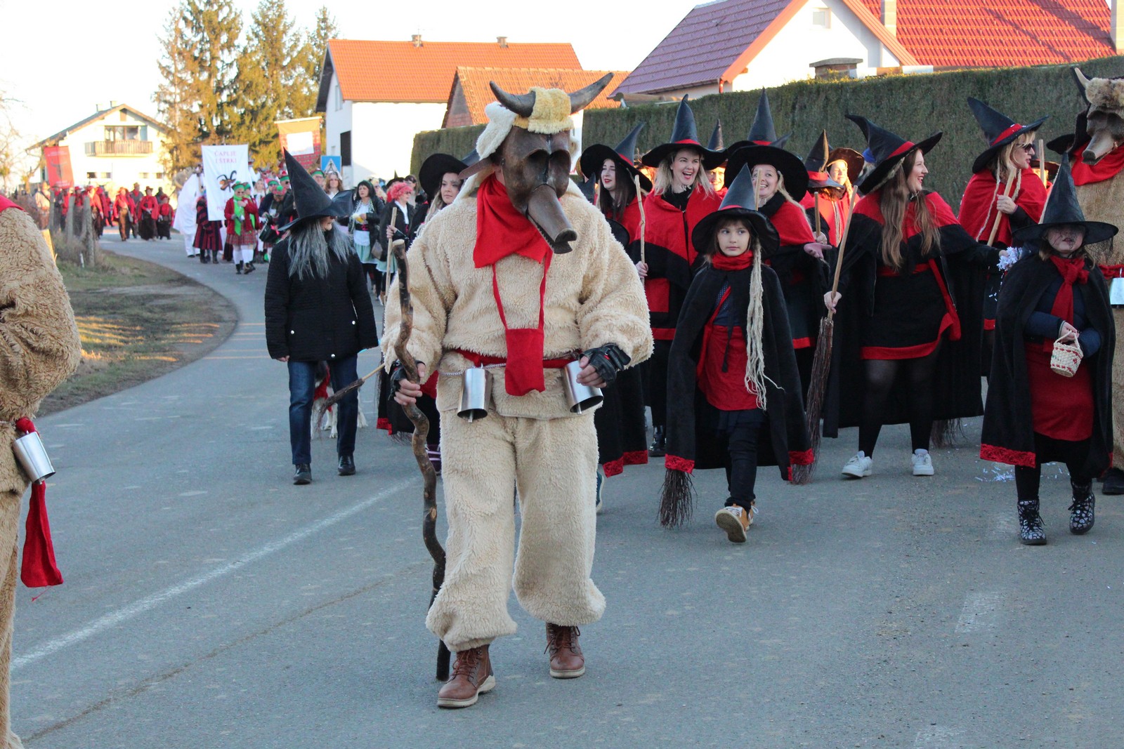 SEZONA MAŠKARA Veselo je bilo na Fašniku u Zasadbreg
