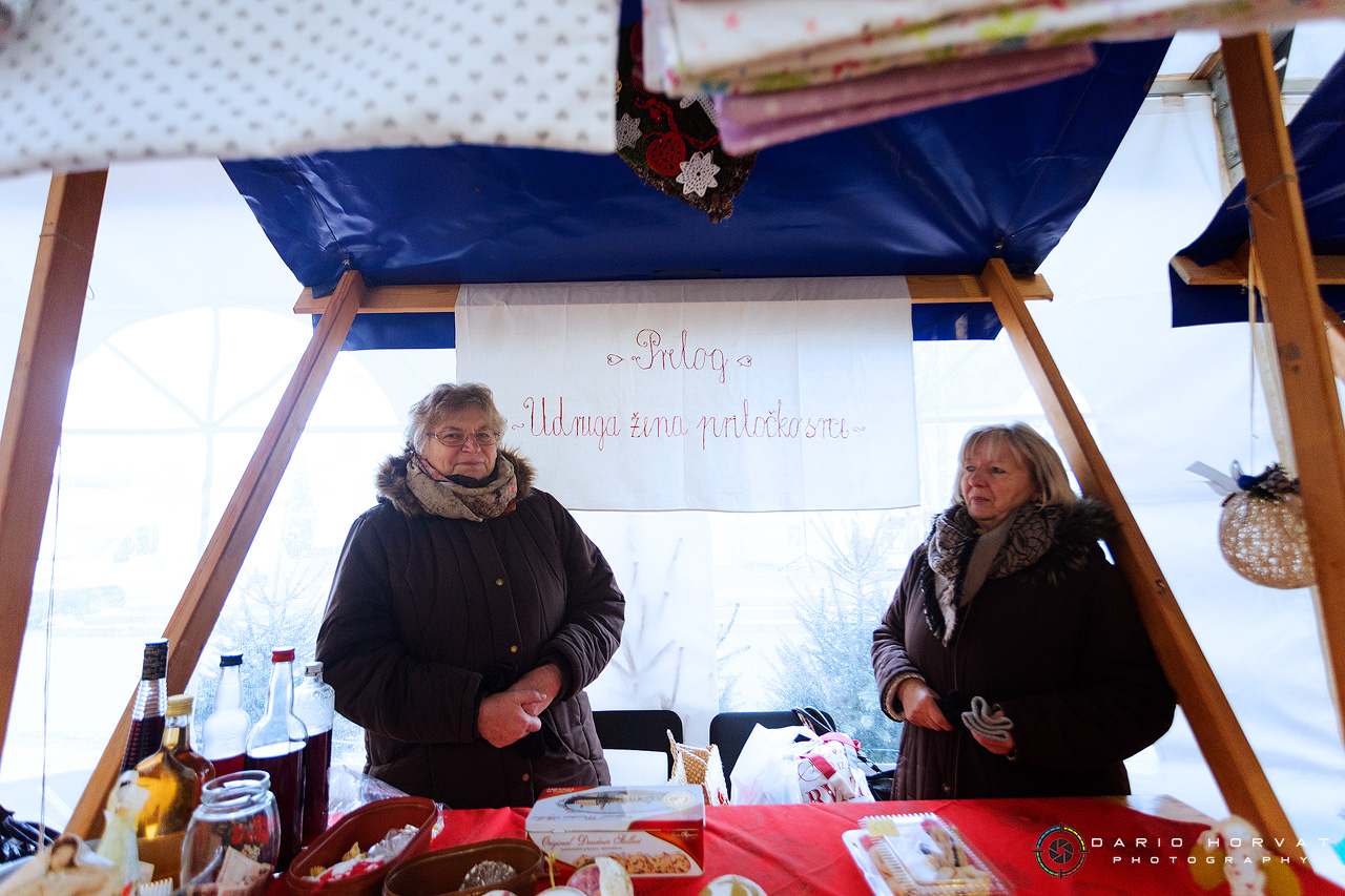 Raznovrsna ponuda na Božićnom sajmu ispod grijanog šatora u Prelogu