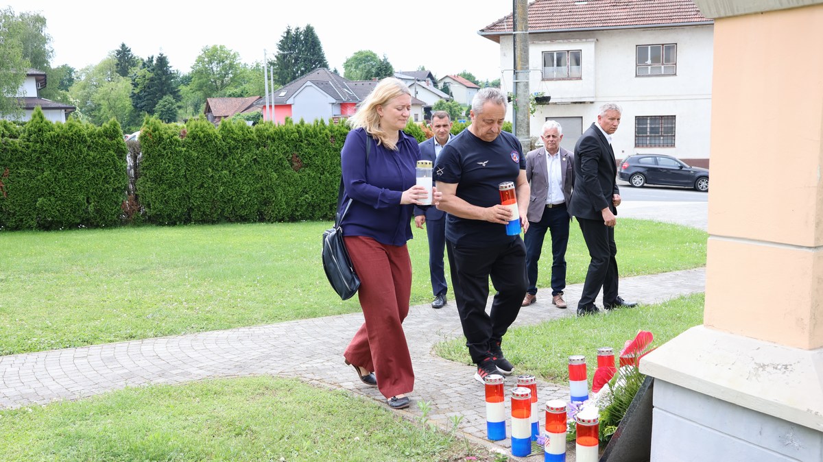 SVETI MARTIN NA MURI Održano sportsko natjecanje dragovoljaca i veterana te susreti djece i unuka hrvatskih branitelja