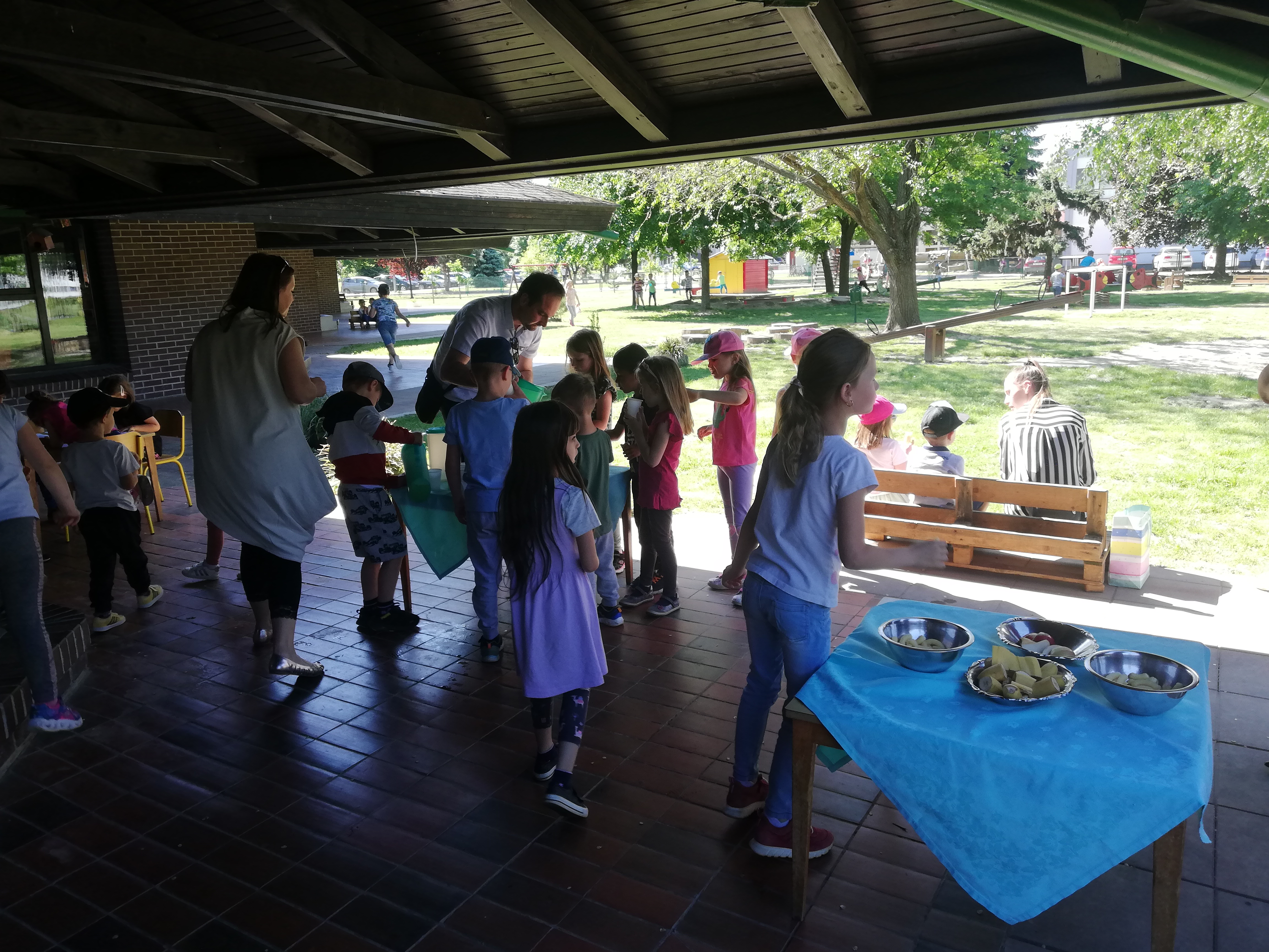 Djeca iz vrtića Pčelice posjetila nove prijatelje iz vrtića Cipelica