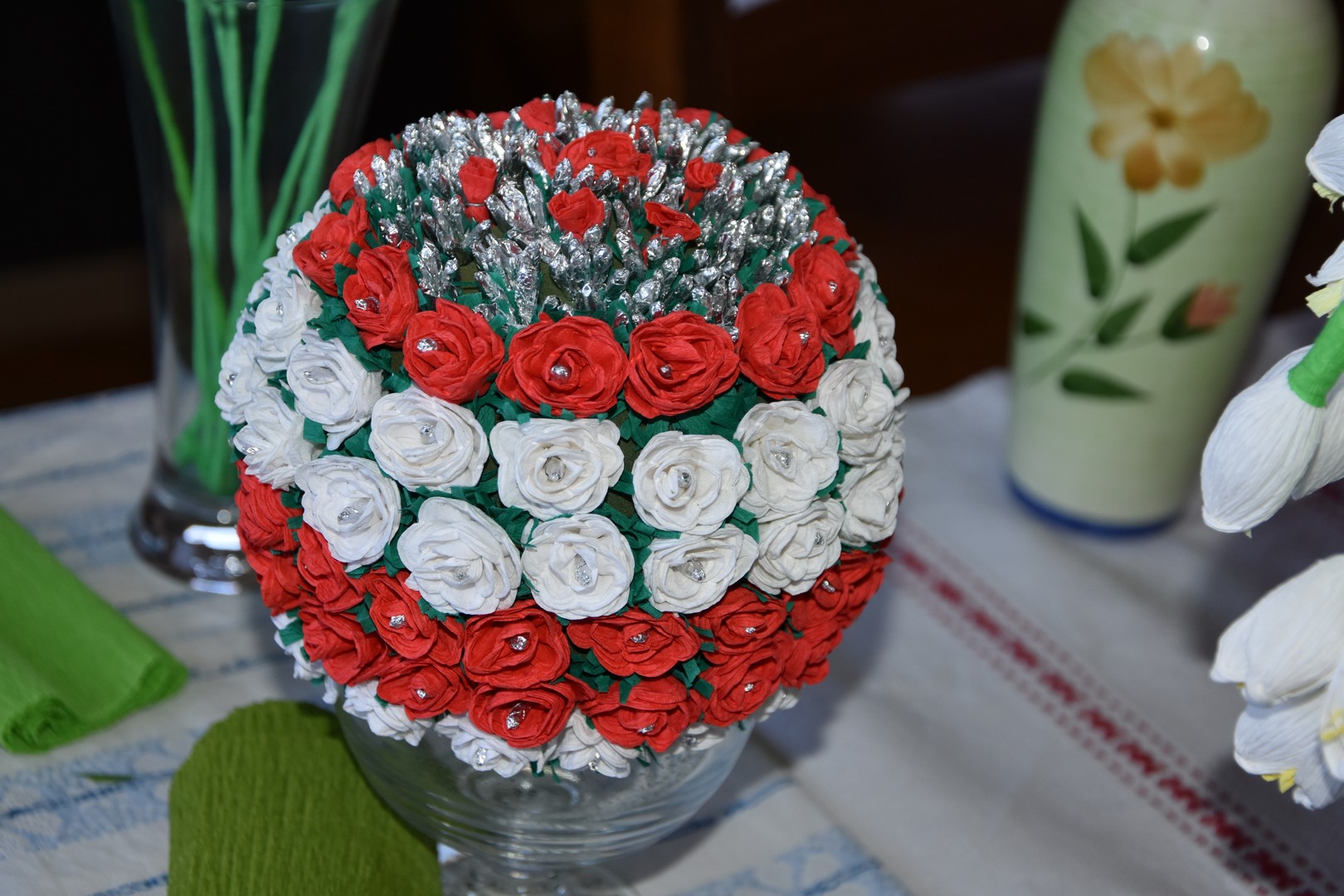 ČUVARICA SVATOVSKIH CIMERA Ljubičino proljeće od papira