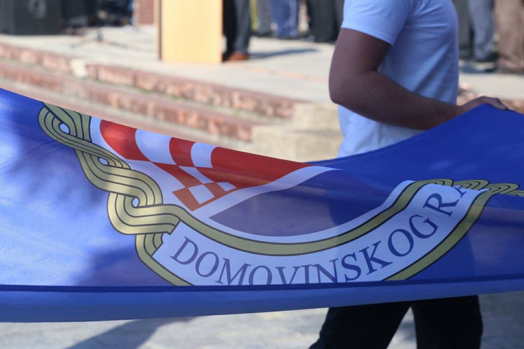 2195177210213070979506106600994