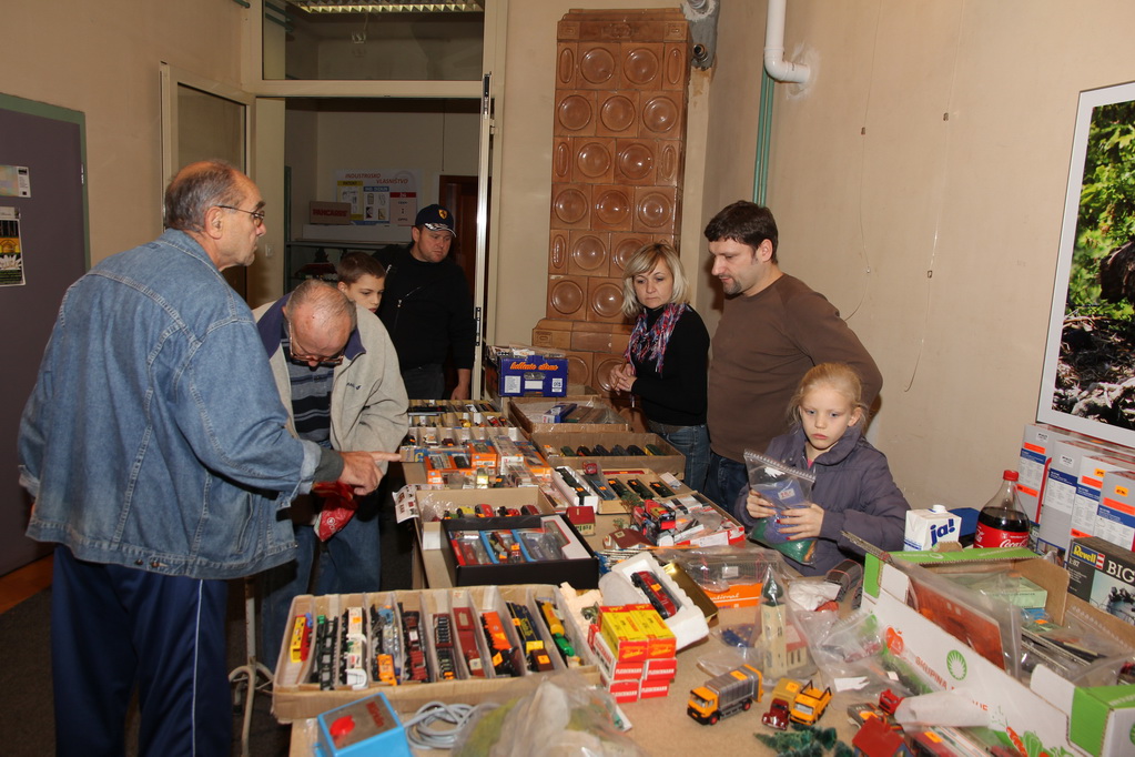 ČOVJEK KOJI VOLI VLAKOVE Josip Herman je strastveni kolekcionar i precizni majstor