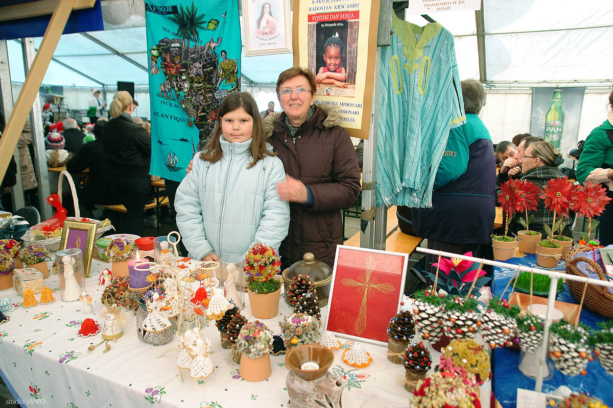 268810904dsc00044693684