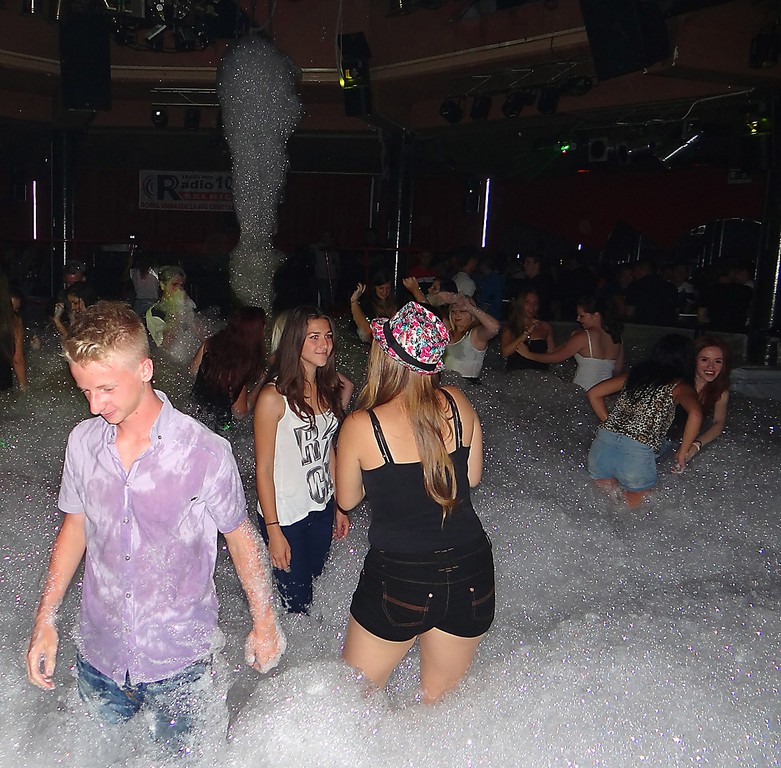 slika0007673717 Pjena party u Šampionu (Subota, 16.8.2014.)