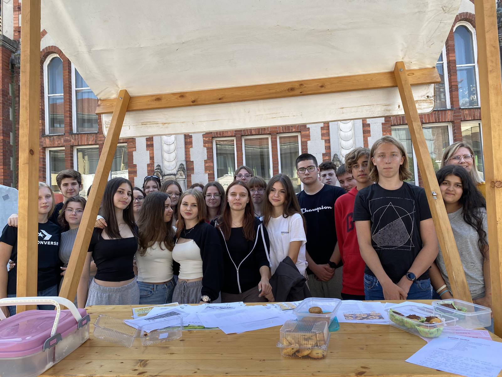 FOTO Ekonomska i trgovačka škola Čakovec obilježila Europski dan jezika na čakovečkom trgu