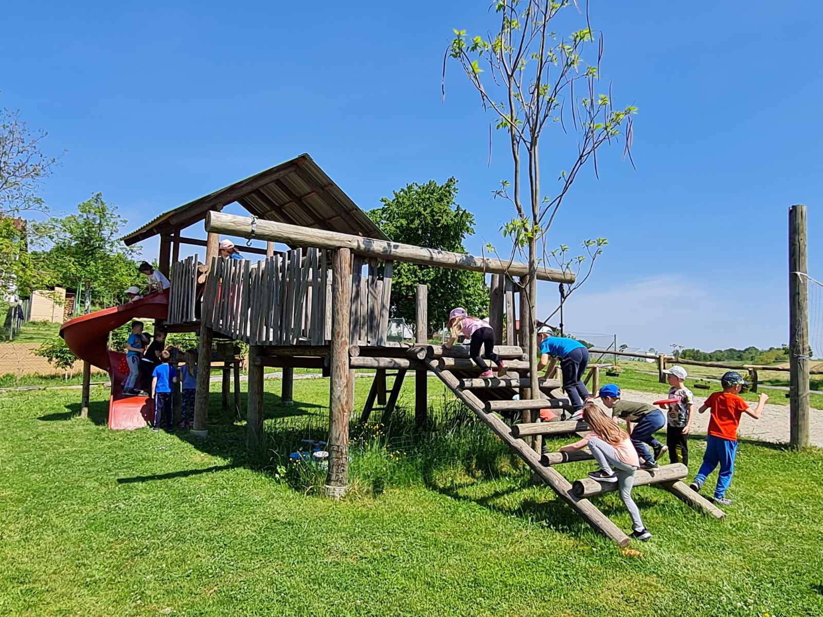 Mališani uživali na izletu: ‘Pčelice’ u letu po gornjem Međimurju