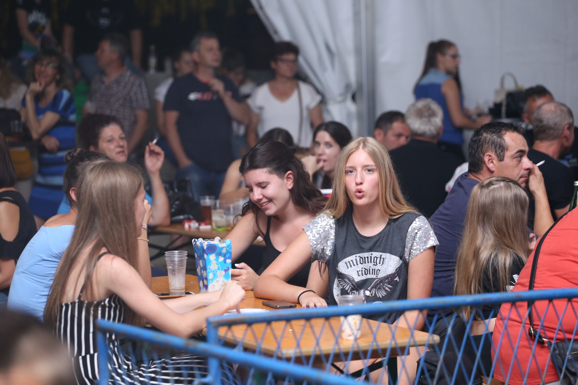 LJETO UZ MURU Pero Galić i Opća opasnost svojim hitovima oduševili publiku u Murskom Središću LJETO UZ MURU Pero Galić i Opća opasnost svojim hitovima oduševili publiku u Murskom Središću