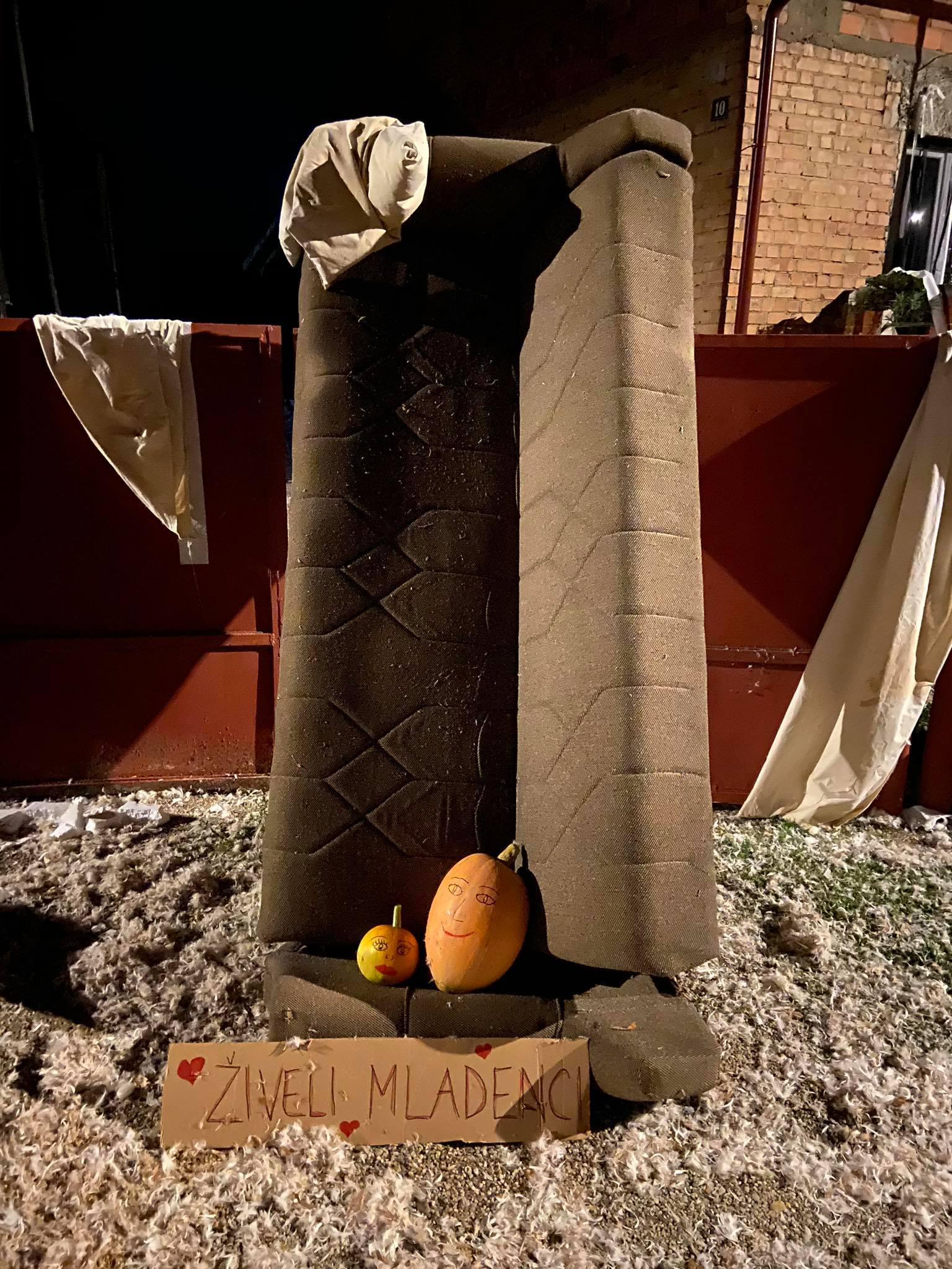 FOTO Potepanje ih nije mimoišlo: Zaručili su se Jurica Kovačić i Melani Žganec!