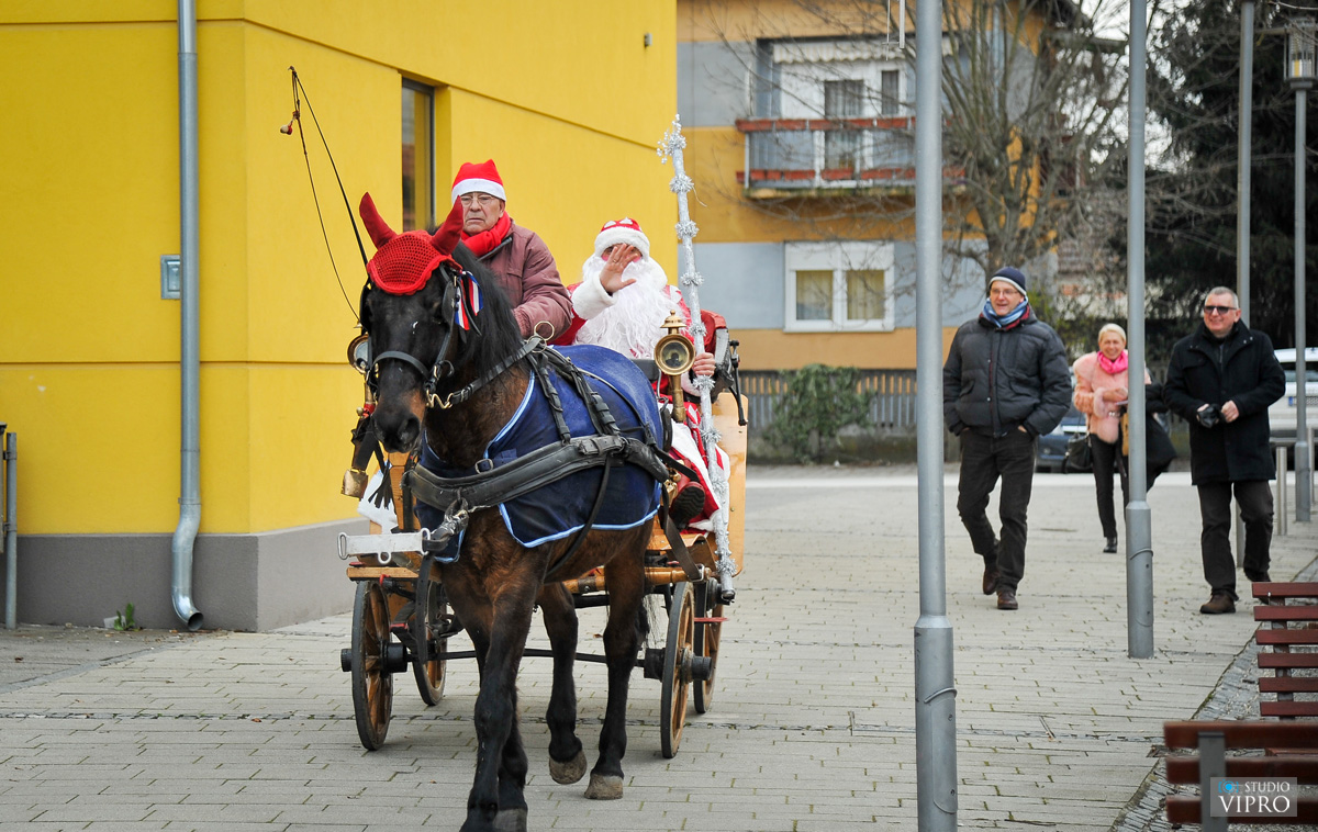 Djed Mraz i Snjeguročka posjetili Prelog