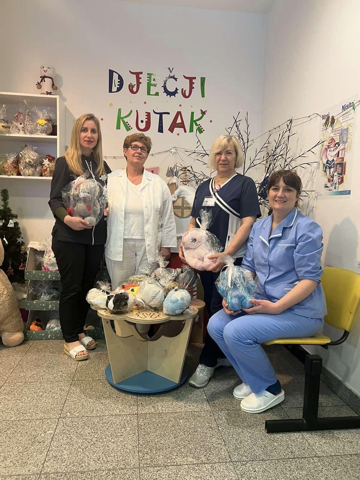 FOTO Dječji šareni ulaz u Županijskoj bolnici Čakovec obasjan osmijesima