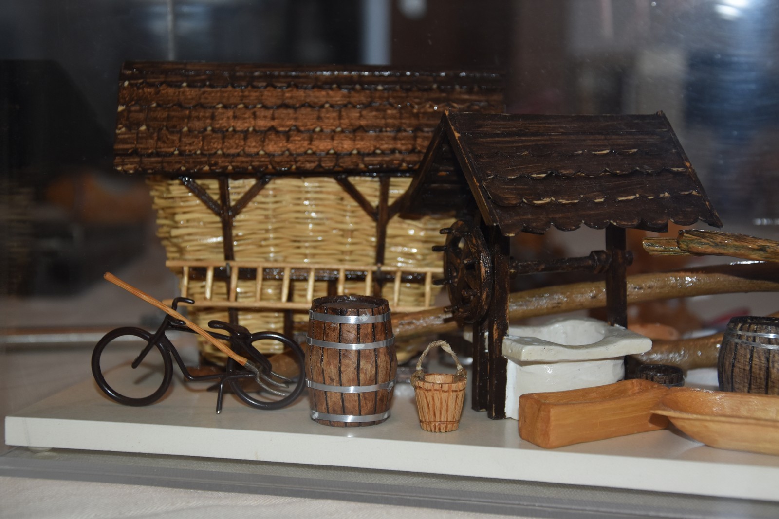 Pedestosmogodišnji Josip Farkaš iz Goričana izrađuje minijature svega što mu je srcu drago Pedestosmogodišnji Josip Farkaš iz Goričana izrađuje minijature svega što mu je srcu drago