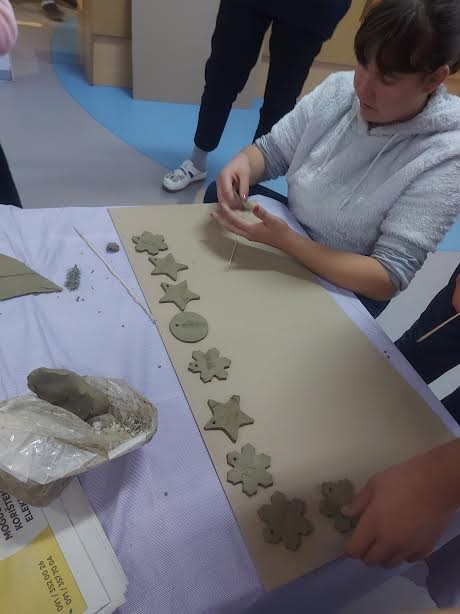 KREATIVNO DRUŽENJE Božićna radionica u suradnji Vrtića ‘Cvrčak’ i Centra za odgoj i obrazovanje KREATIVNO DRUŽENJE Božićna radionica u suradnji Vrtića ‘Cvrčak’ i Centra za odgoj i obrazovanje