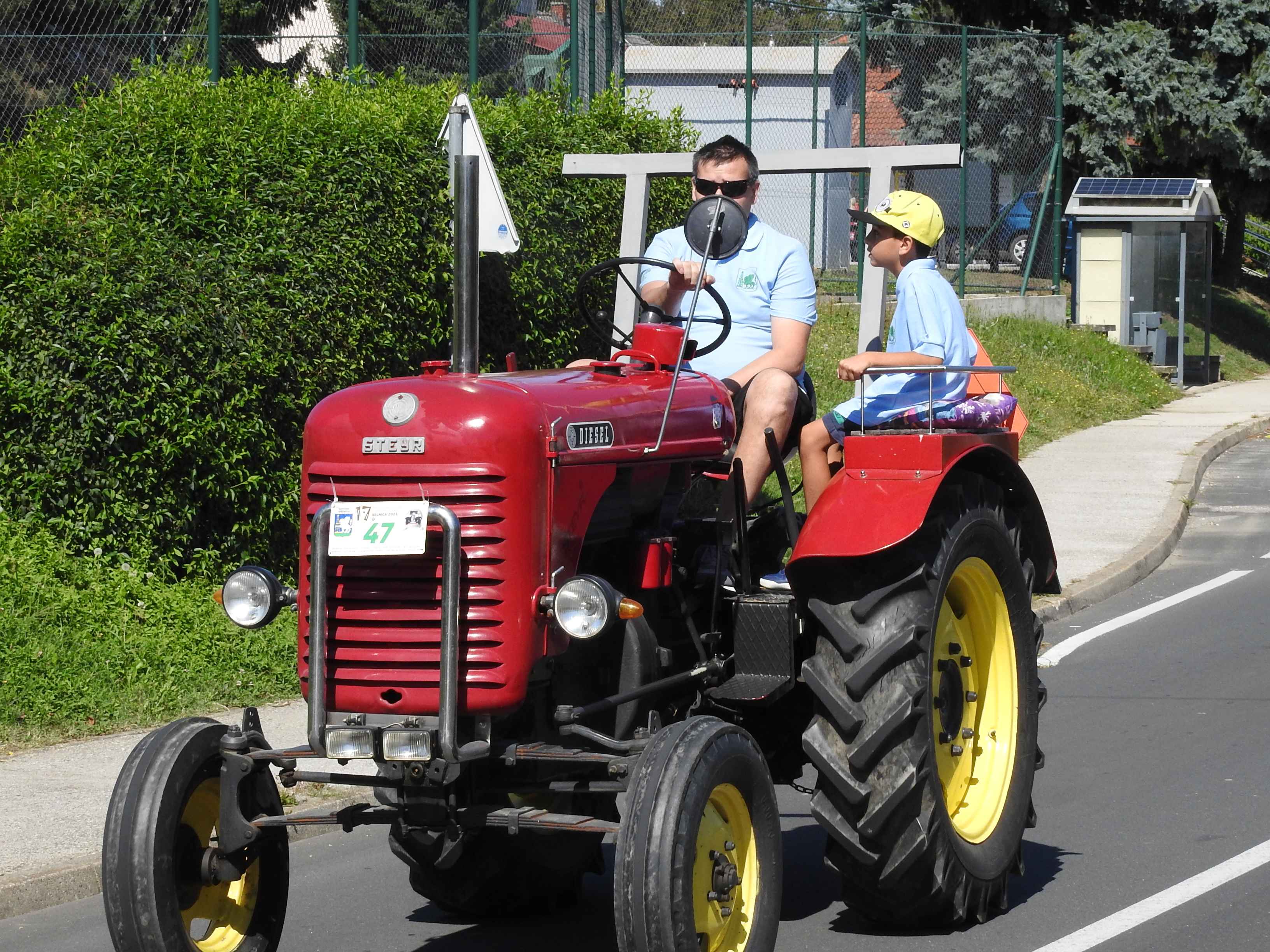 SELNICA Pogledajte kako je bilo na 17. susretu starih traktora