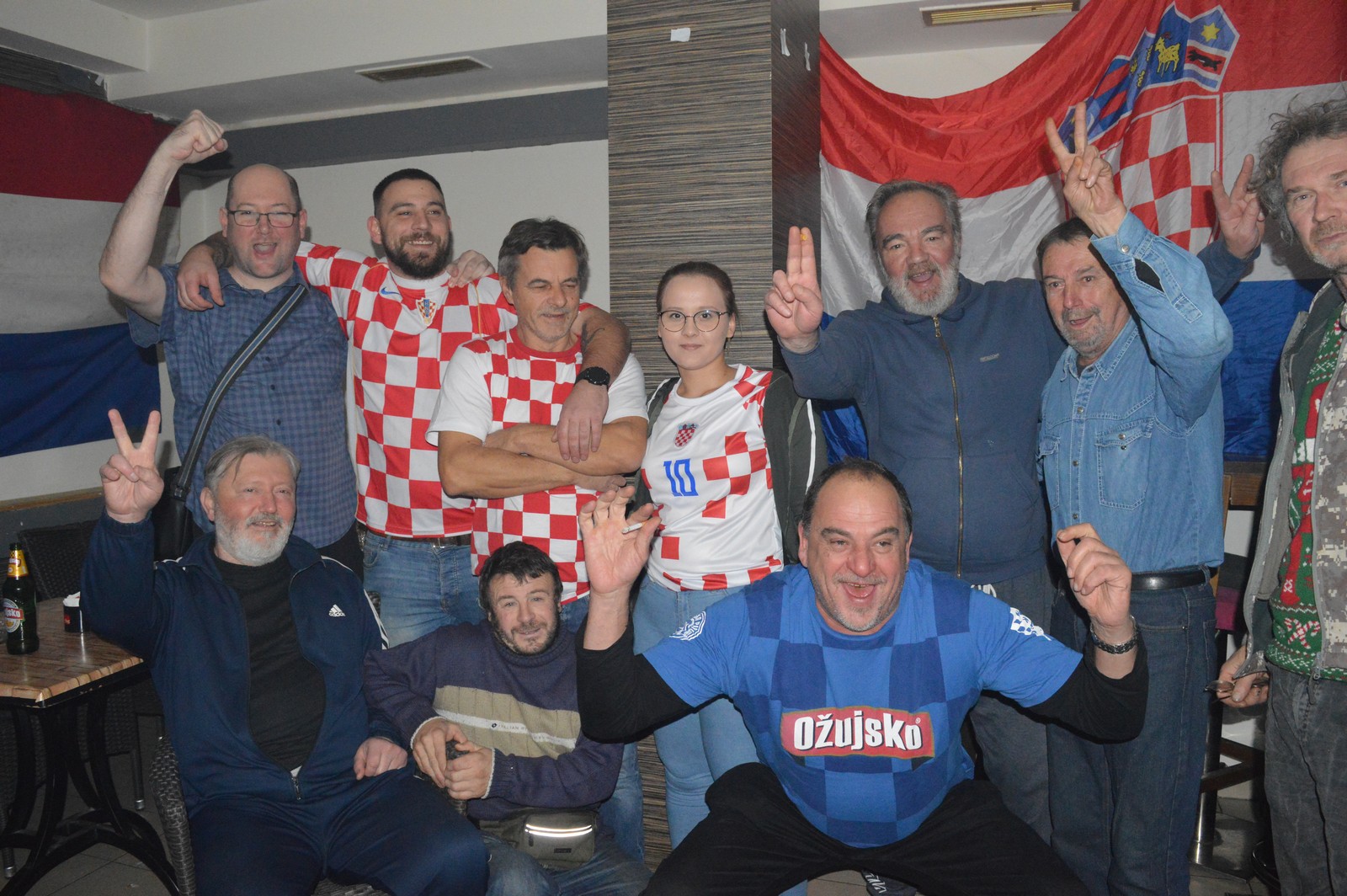 FOTOGALERIJA Vatrena atmosfera u čakovečkim kafićima – Međimurci navijaju za naše Vatrene!