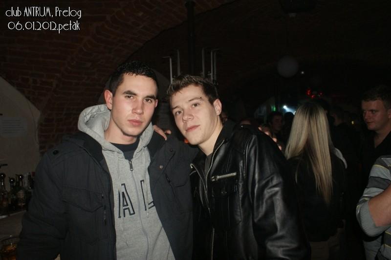 slika0004 Antrum (Petak, 6.1.2012) slika0004 Antrum (Petak, 6.1.2012)